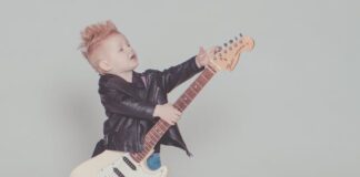 Czemu dziecko niszczy rzeczy