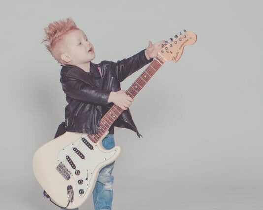 Czemu dziecko niszczy rzeczy